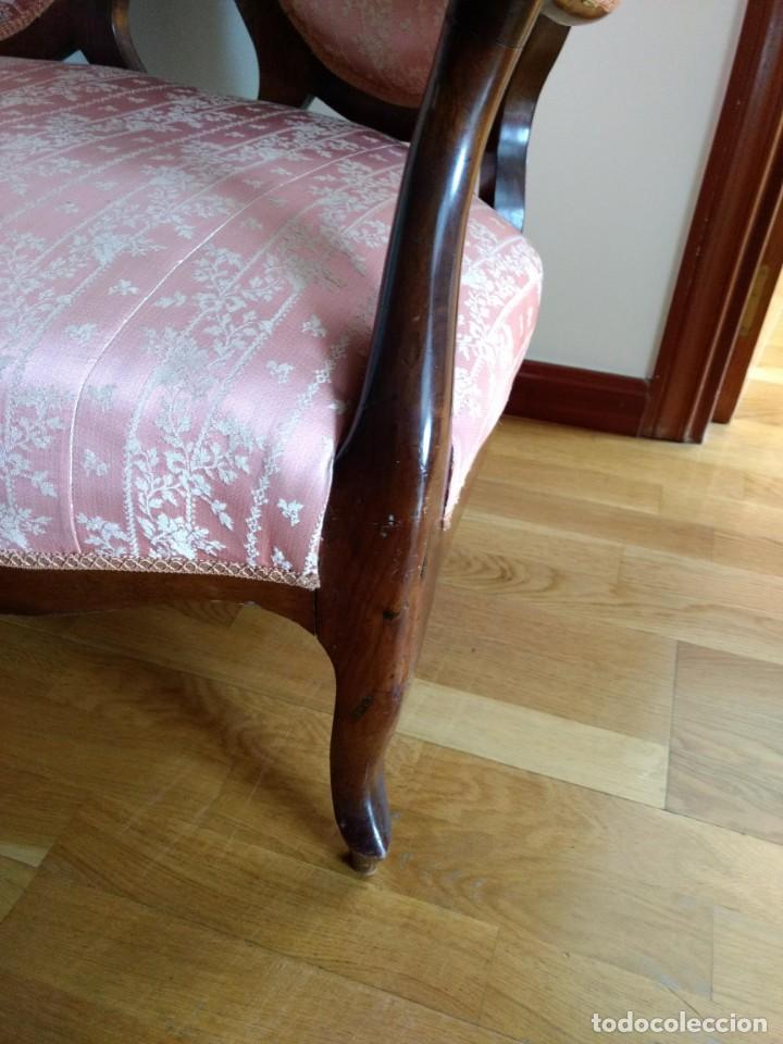 Antig&uuml;edades: Lote de Sill&oacute;n Isabelino y 4 Sillas - Foto 5