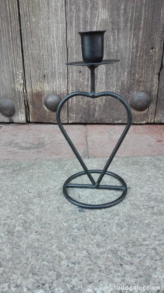 Antig&uuml;edades: Candelero de hierro - Foto 1
