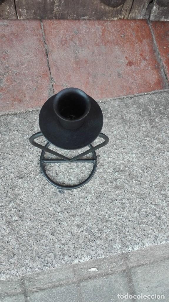 Antig&uuml;edades: Candelero de hierro - Foto 2