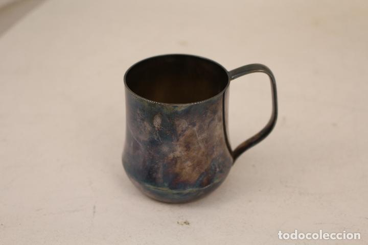Antig&uuml;edades: taza plateada - Foto 3