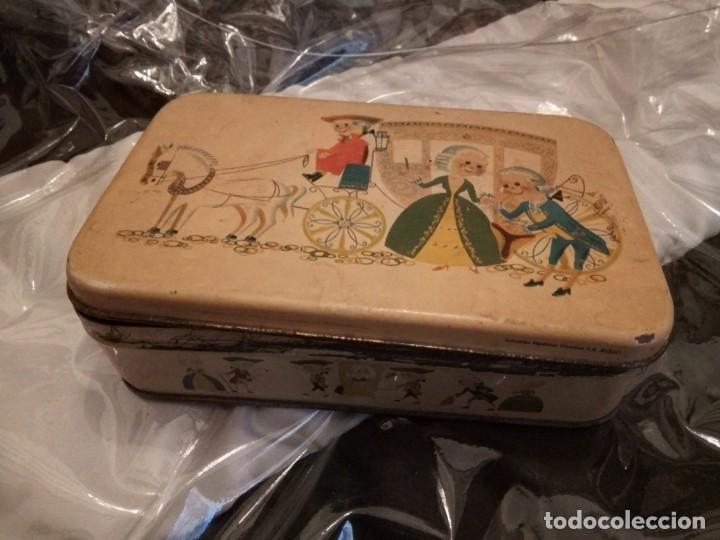 Antig&uuml;edades: Caja met&aacute;lica - Foto 1