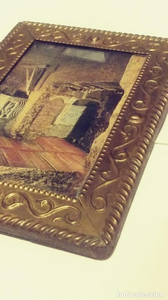 Antig&uuml;edades: antiguo marco de laton repujado - Foto 2