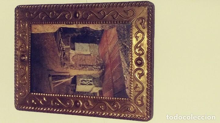 Antig&uuml;edades: antiguo marco de laton repujado - Foto 5