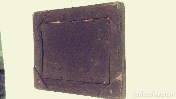 Antig&uuml;edades: antiguo marco de laton repujado - Foto 6