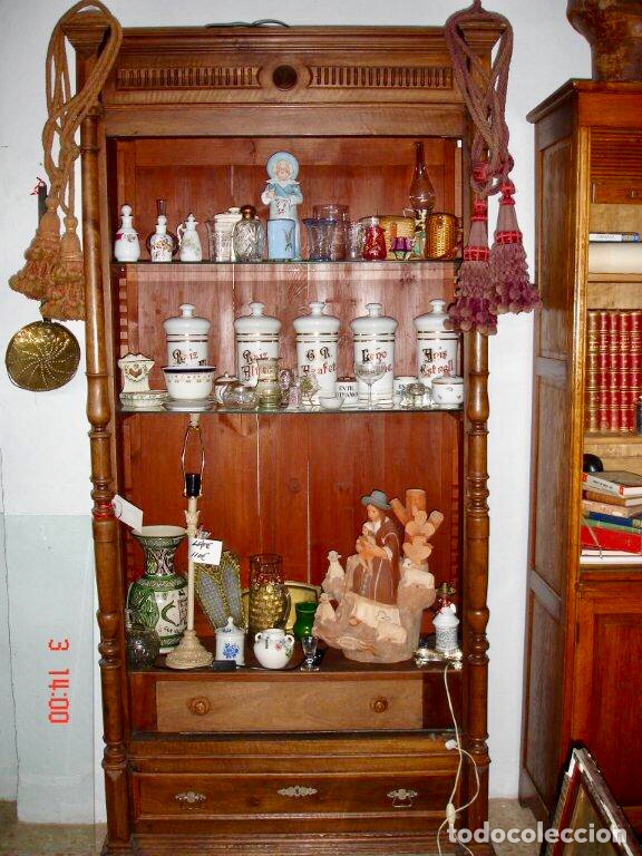 Antig&uuml;edades: Armario Expositor con Luz - Foto 2