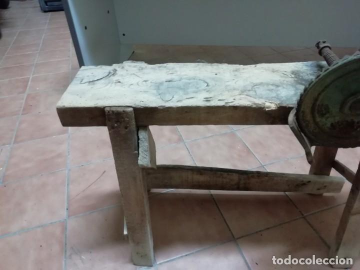Antig&uuml;edades: Desgranadora de ma&iacute;z con banco - Foto 5