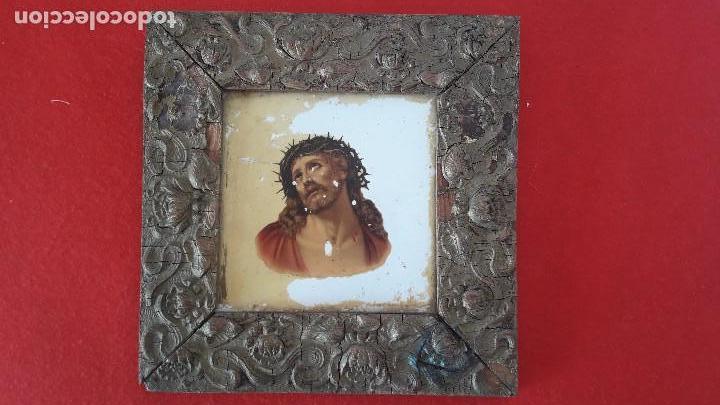 Antig&uuml;edades: MARCO MADERA CON AZULEJO RELIGIOSO ECCE HOMO - Foto 1