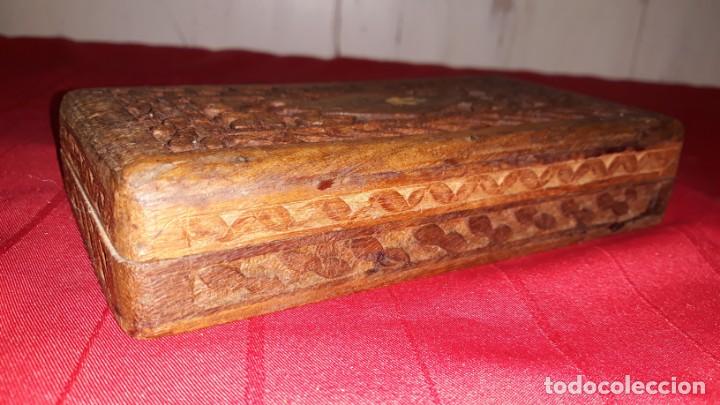 Antig&uuml;edades: CAJA DE MADERA TALLADA - Foto 3