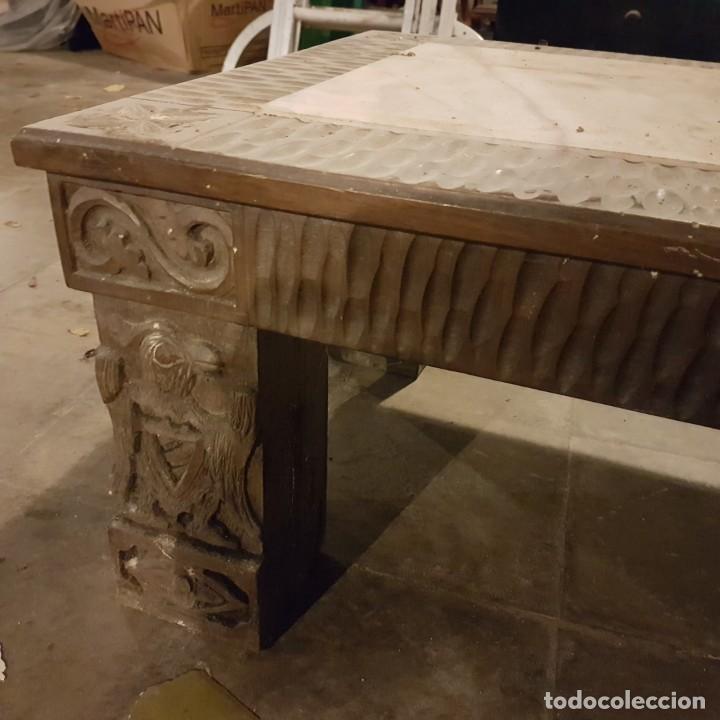 Antig&uuml;edades: Mesa de centro de madera y m&aacute;rmol. - Foto 2