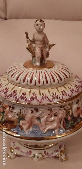 Antig&uuml;edades: Sopera de porcelana Capodimonte - Foto 2