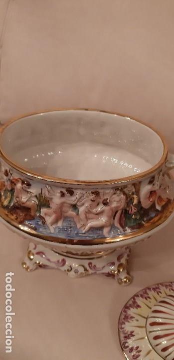 Antig&uuml;edades: Sopera de porcelana Capodimonte - Foto 4