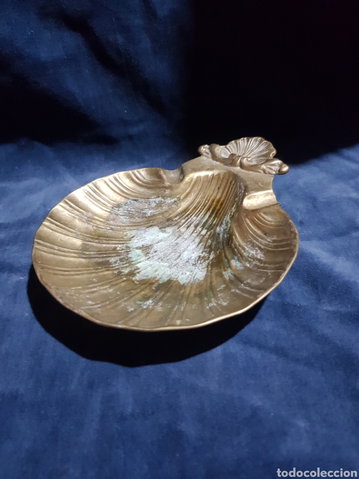 Antig&uuml;edades: Jabonera en bronce con forma de concha - Foto 1