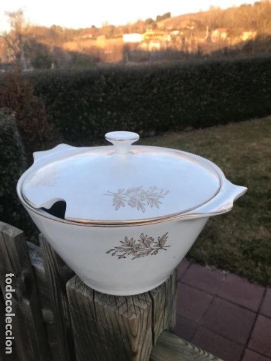 Antig&uuml;edades: Sopera, porcelana - Foto 2