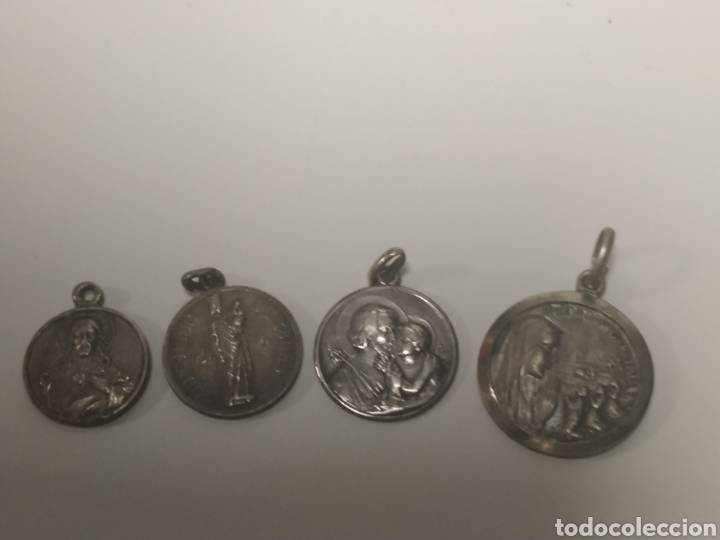 Antig&uuml;edades: Lote 4 medallas religiosas - Foto 1