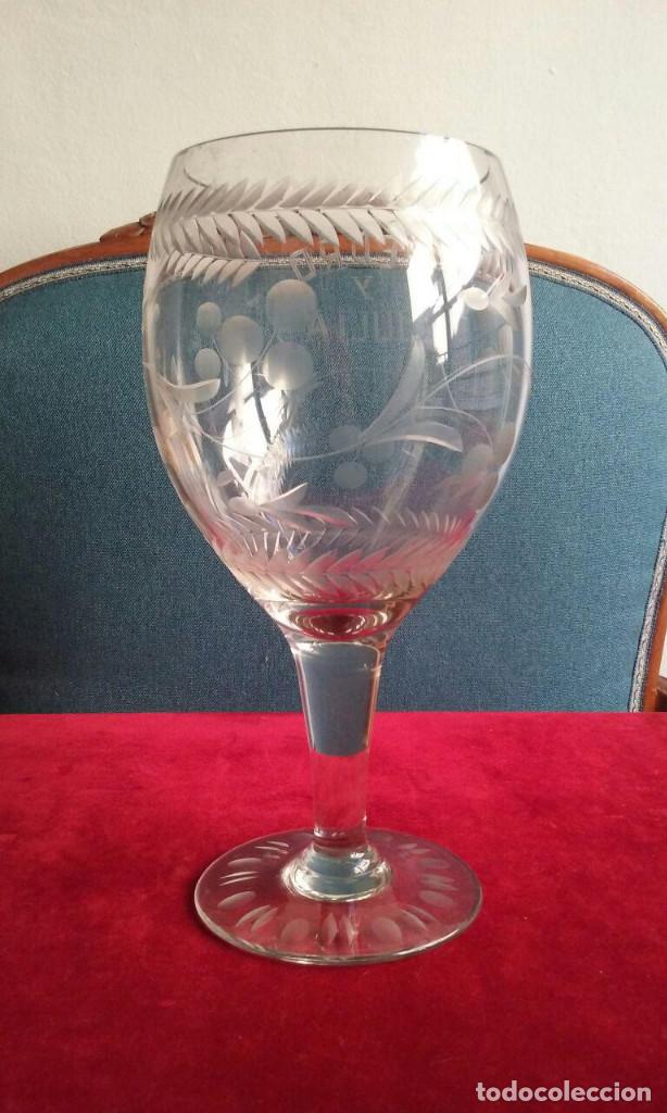 Antiques: Antigua Copa de cristal tallado.Altura 29 cm.