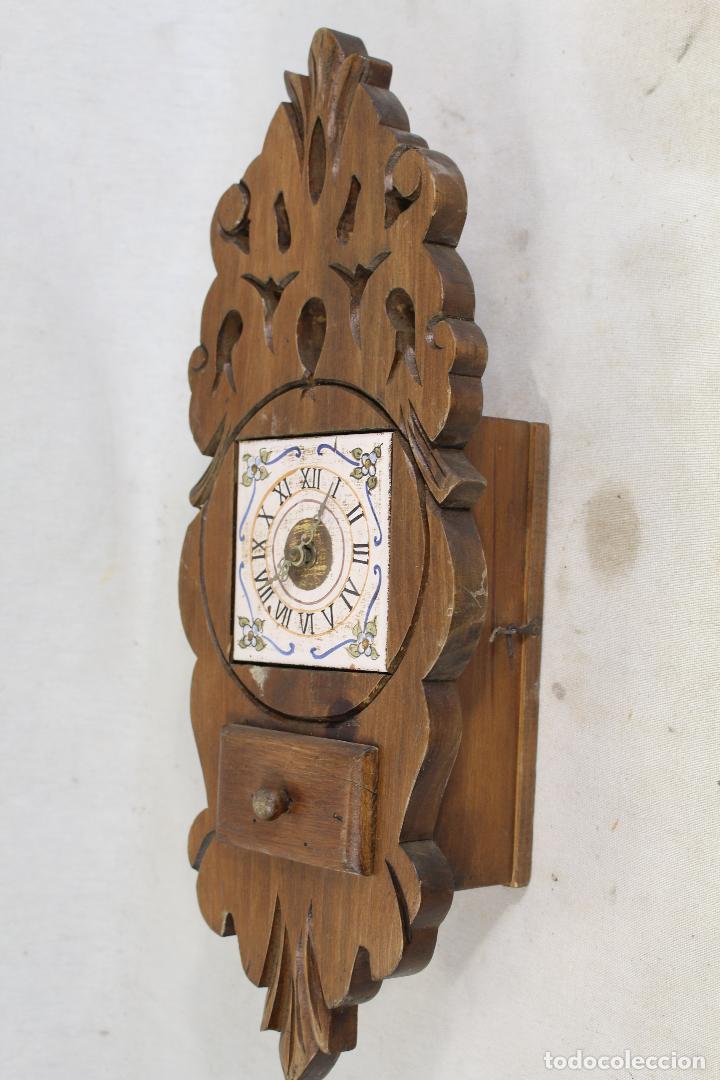 Antig&uuml;edades: reloj - especiero en madera - mueble de almirez - Foto 3