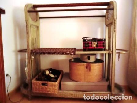 Antig&uuml;edades: Gabanero Modernista - Foto 1