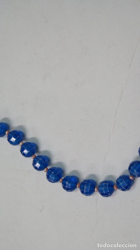 Antig&uuml;edades: COLLAR DE CUENTAS FACETADAS AZULES - Foto 2