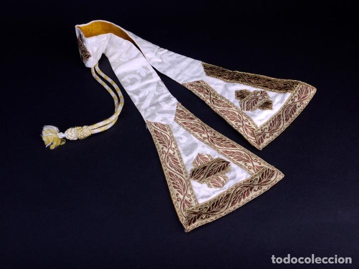 Antig&uuml;edades: ANTIGUO MANIPULO BLANCO CON BORDADOS ORO - Foto 1