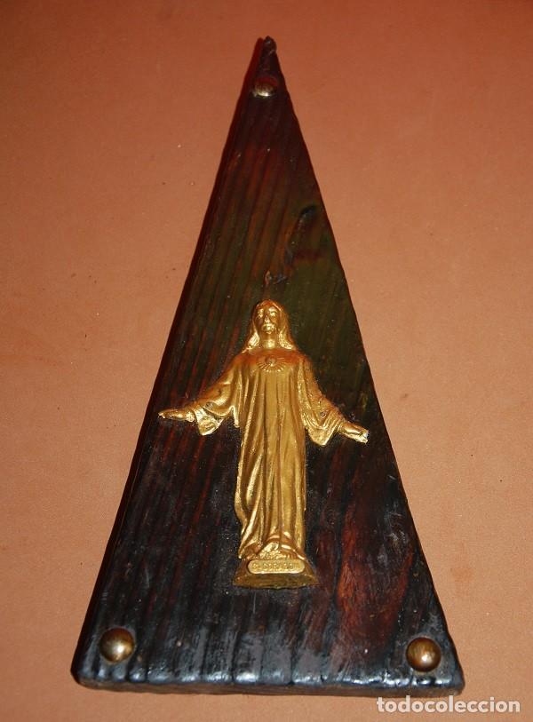 Antig&uuml;edades: SAGRADO CORAZON DE JESUS EN TABLILLA TRIANGULAR - Foto 1