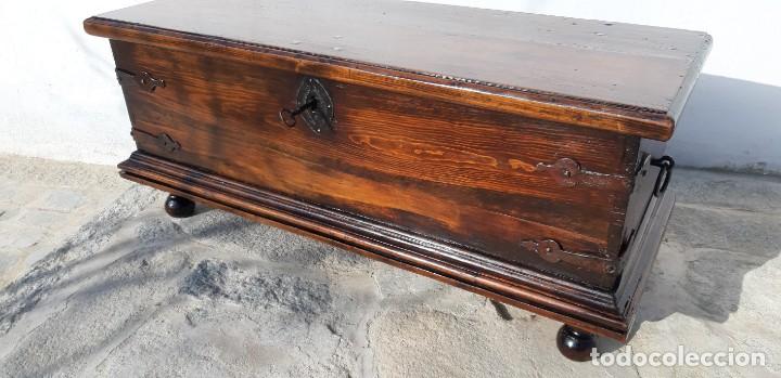 Antig&uuml;edades: Cofre de madera - Foto 4
