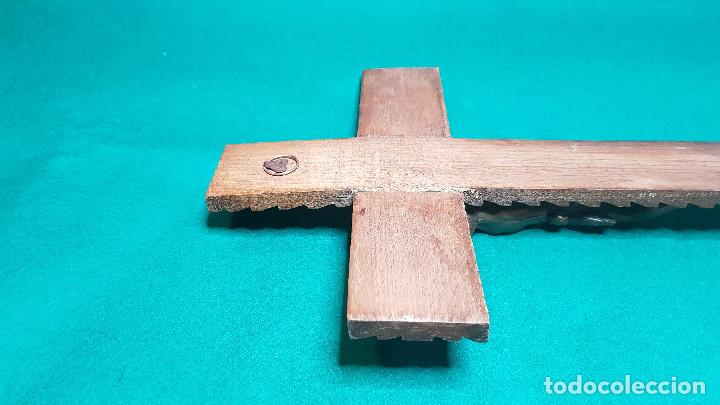 Antig&uuml;edades: CRUCIFIJO EN MADERA Y BRONCE - Foto 11