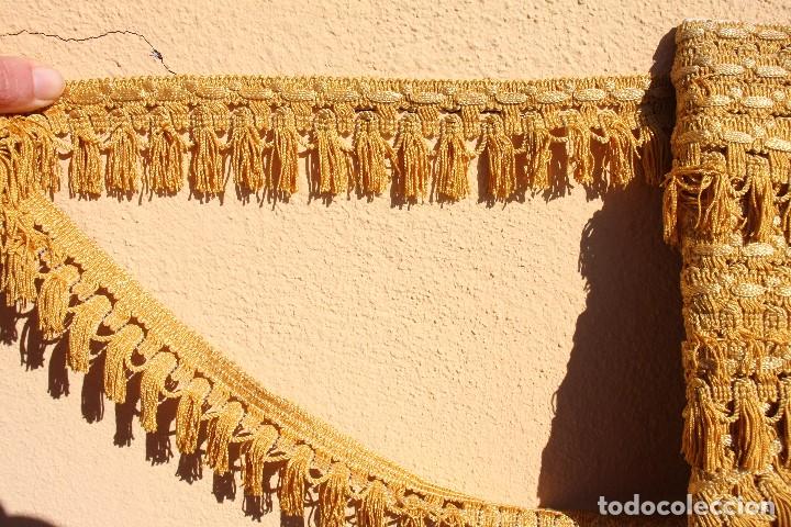 Antig&uuml;edades: Pasamaner&iacute;a ocre de seda con flecos, 2 m - Foto 3