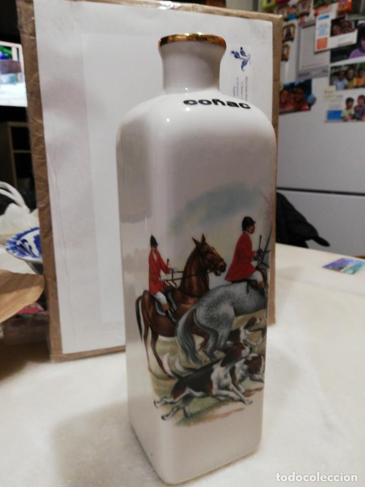 Antig&uuml;edades: Botella de cer&aacute;mica limoges - Foto 1