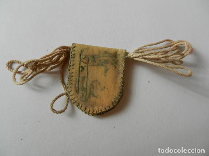 Antig&uuml;edades: ESCAPULARIO CON ANAGRAMA DE LA VIRGEN MAR&Iacute;A. 2.5 CM - Foto 3