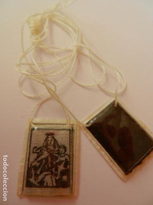 Antig&uuml;edades: ESCAPULARIO DE LA VIRGEN DEL CARMEN . 2 CM. - Foto 2