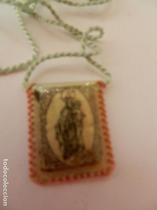 Antig&uuml;edades: ESCAPULARIO DE LA VIRGEN DEL CARMEN . 2 CM. - Foto 2
