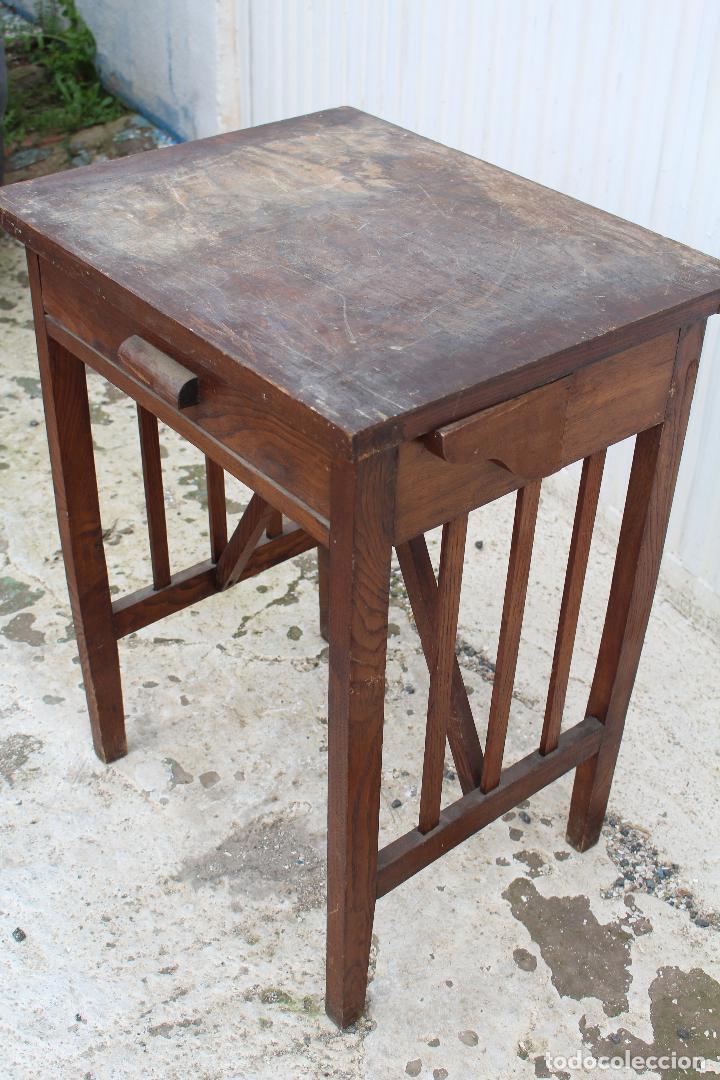 Antig&uuml;edades: mesa auxiliar antigua para restaurar - Foto 2