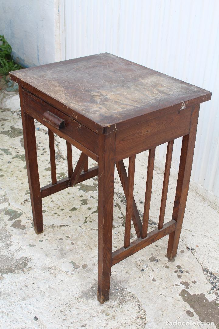Antig&uuml;edades: mesa auxiliar antigua para restaurar - Foto 4