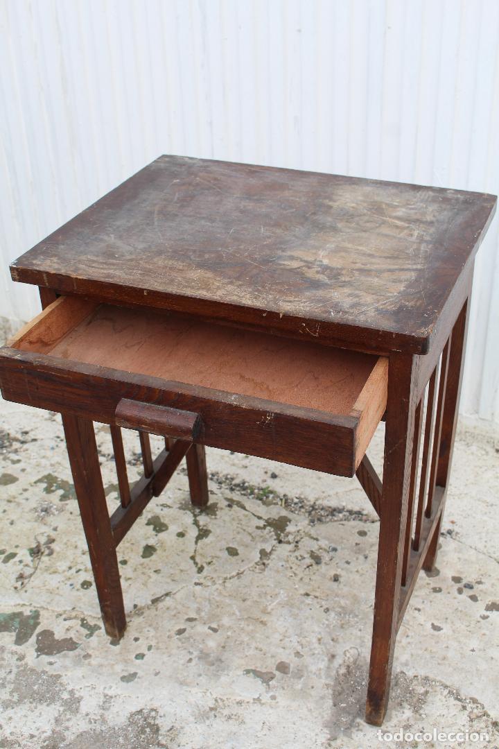 Antig&uuml;edades: mesa auxiliar antigua para restaurar - Foto 6