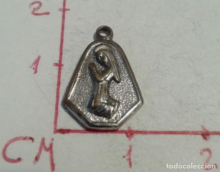 Antig&uuml;edades: MEDALLA RELIGIOSA. VIRGEN DE FATIMA - Foto 1