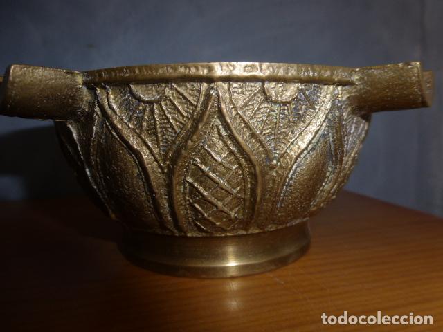 Antig&uuml;edades: ANTIGUO MORTERO DE BRONCE GRABADO - Foto 2