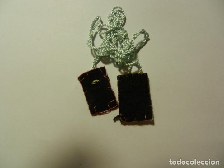 Antig&uuml;edades: ESCAPULARIO DE LA VIRGEN DEL CARMEN . 2 CM. - Foto 2
