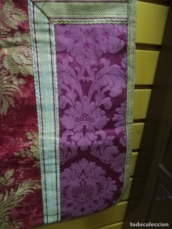 Antig&uuml;edades: Casulla violeta con cruz roja - Foto 3
