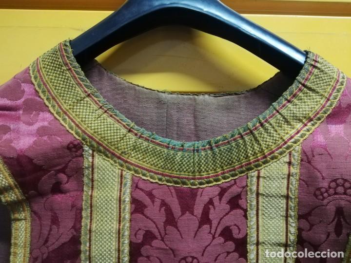 Antig&uuml;edades: Casulla violeta con cruz roja - Foto 6