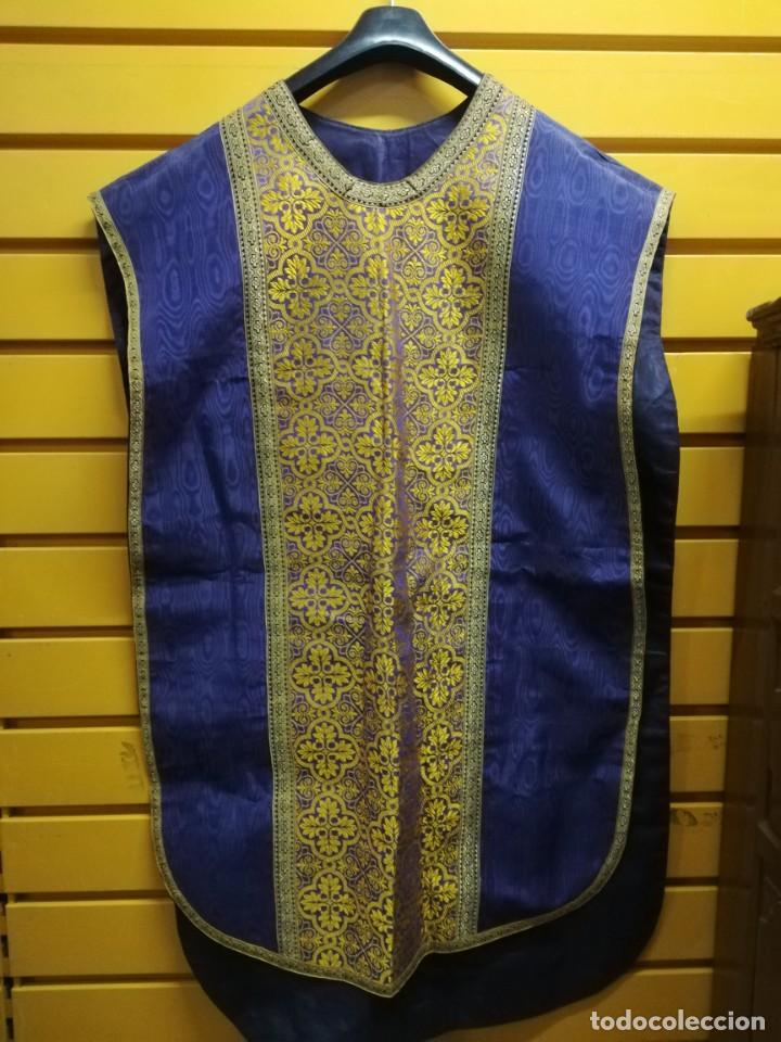 Antig&uuml;edades: Casulla violeta con cruz roja - Foto 5