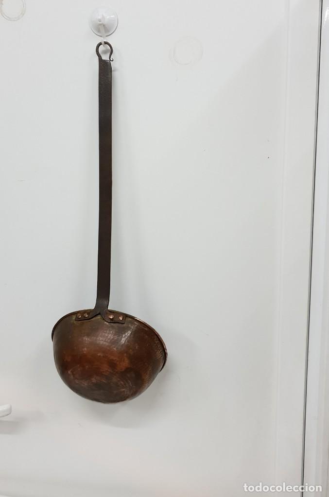 Antig&uuml;edades: cucharon de cobre - Foto 4