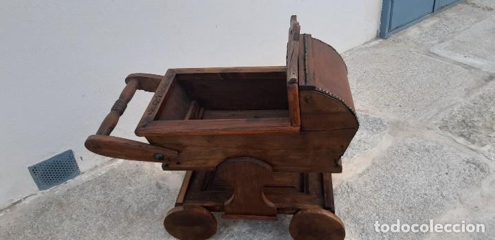 Antig&uuml;edades: Carro de mu&ntilde;ecas de madera - Foto 4