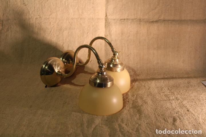 Antig&uuml;edades: PAREJA DE APLIQUES CON TULIPA - Foto 2