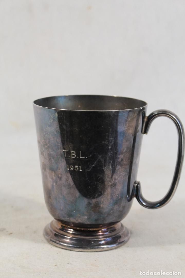 Antig&uuml;edades: jarra plateada t.b.l. 1951 - Foto 1