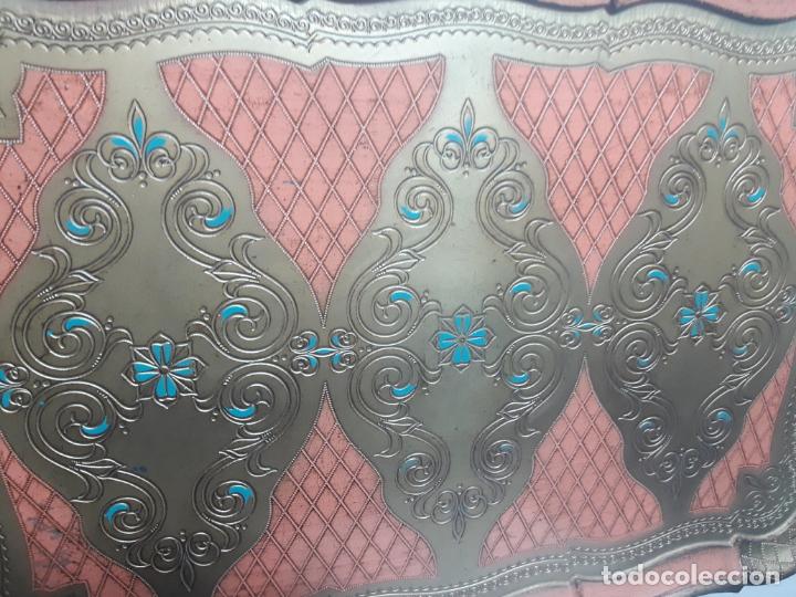 Antig&uuml;edades: Bandeja de chapa - Foto 2