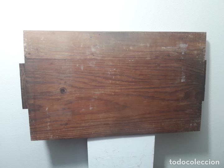 Antig&uuml;edades: Bandeja de madera - Foto 4