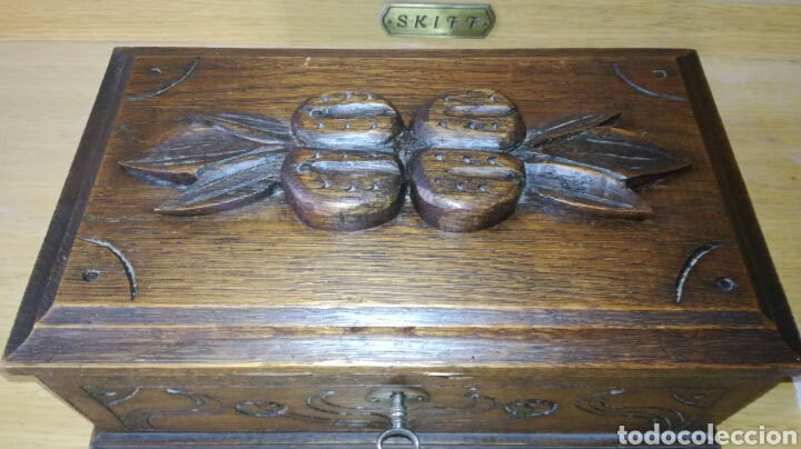 Antig&uuml;edades: Caja tallada de madera de roble - Foto 2