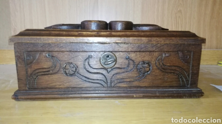 Antig&uuml;edades: Caja tallada de madera de roble - Foto 3