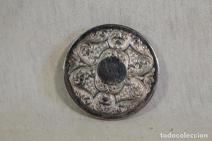 Antig&uuml;edades: 6 posavasos plateados - Foto 4