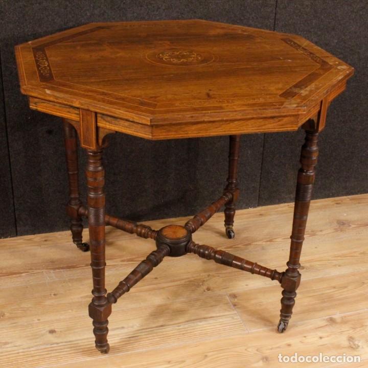 Antig&uuml;edades: Mesa en maderas del siglo XX - Foto 11